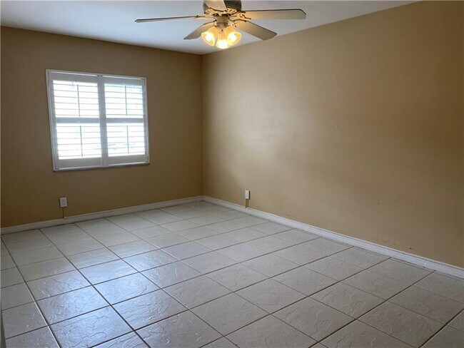 Building Photo - 6317 Bay Club Dr