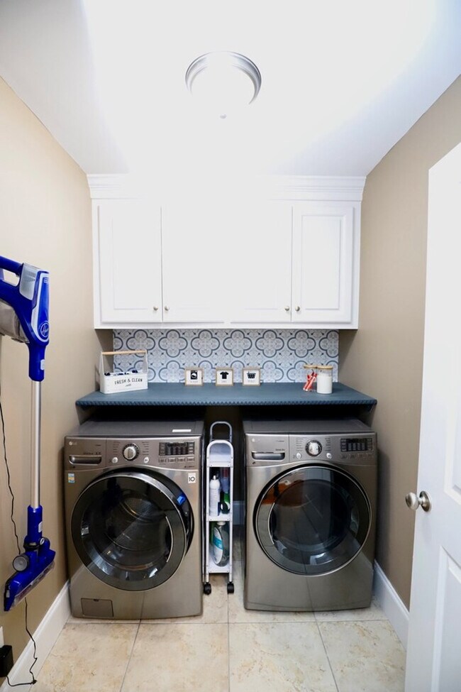 Building Photo - 1280 Winyah St