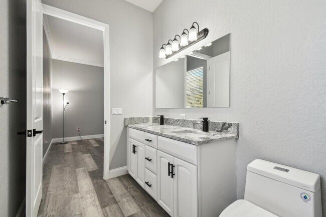 Building Photo - 6644 Country Club Rd