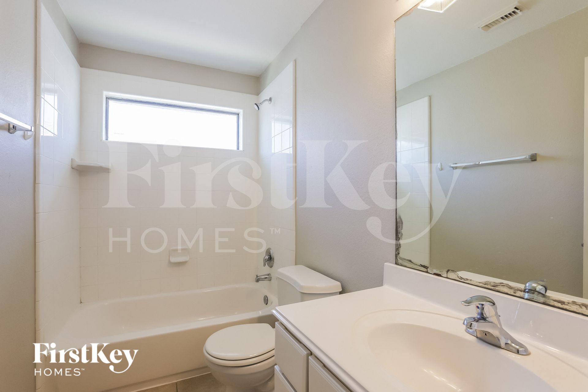 Building Photo - 8015 N Tarrytown Crossing Dr