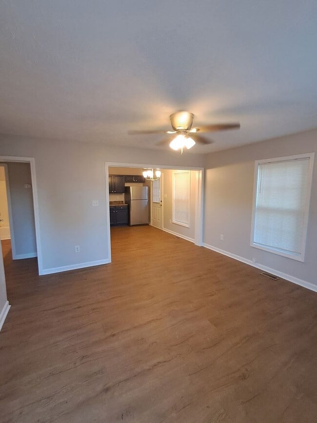 Building Photo - SECTION 8 APPROVED FOR A 2 BEDROOM VOUCHER