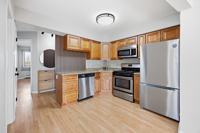 Building Photo - 13 Cedar Ct