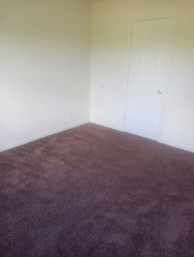 Building Photo - 4 Bedrooms 3.5 Bathrooms FOR RENT