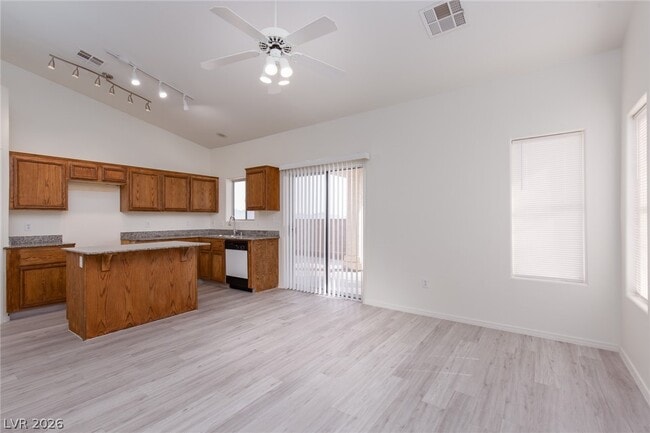 Building Photo - 3616 Dove Ln