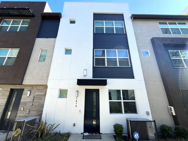 Primary Photo - 3 bed, 2.5 bath located in Rancho Cucamonga!