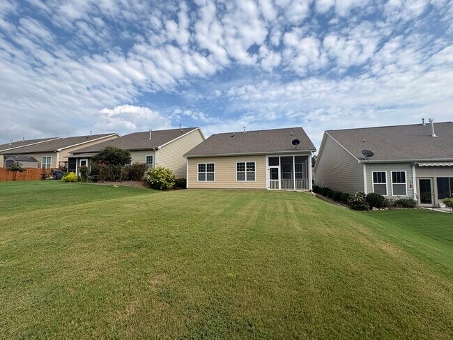 Building Photo - 676 Scarlet Baby Dr