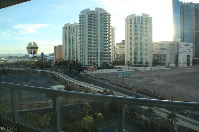 Building Photo - 222 Karen Ave
