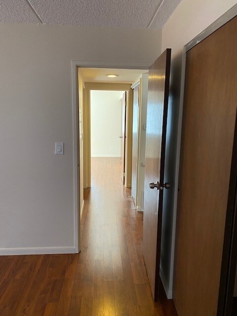 Building Photo - 5S100 Pebblewood Ln