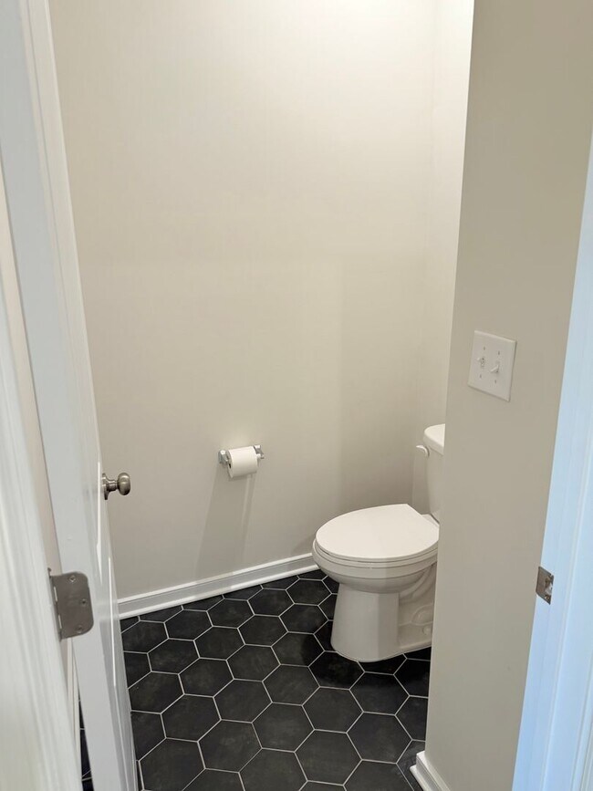 Building Photo - 2435 Ownby Ln