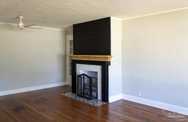 Building Photo - 1203 Poppy Ave