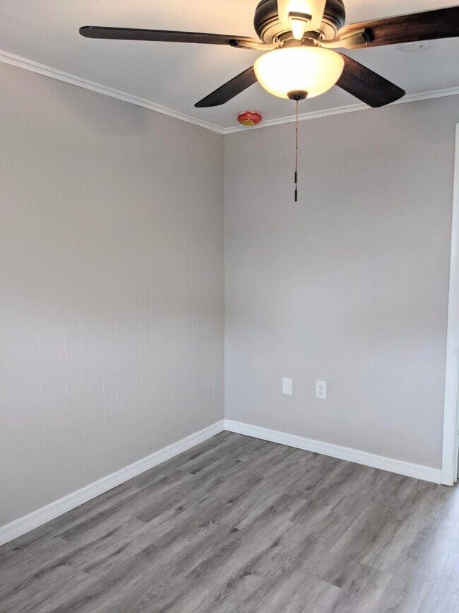 Building Photo - 206 Danley Dr