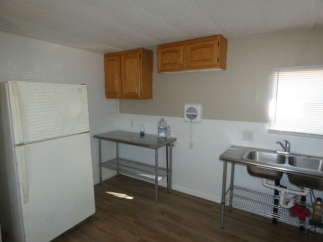 Building Photo - 2858 W Carnauba St