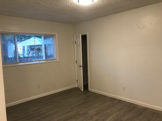 Building Photo - 4033 Van Dyke Ave