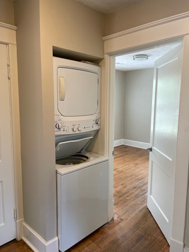 Building Photo - 1010 Fontaine Rd