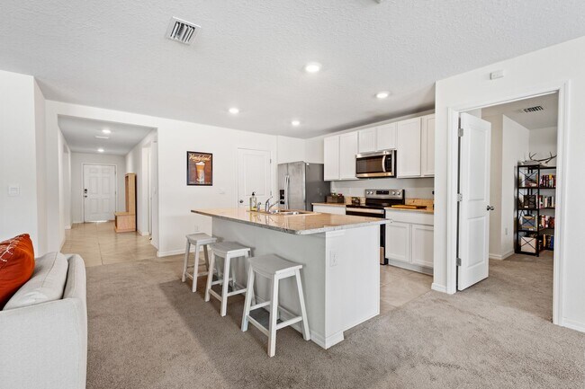 Building Photo - Contemporary Home in Briarwood