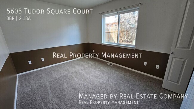 Building Photo - 5605 Tudor Square Ct