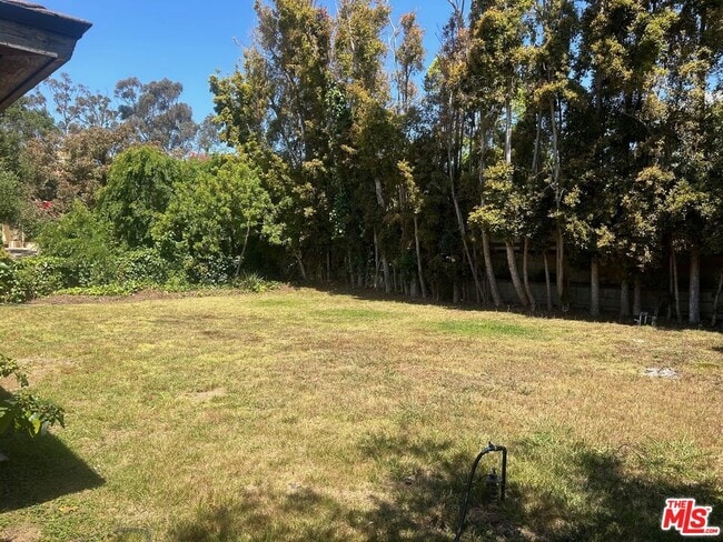 Building Photo - 809 Toulon Dr
