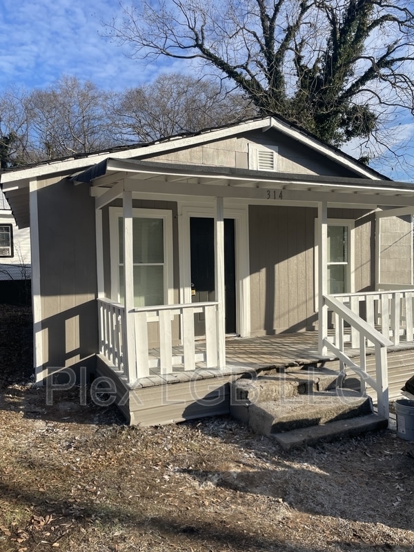 Building Photo - 314 McCall St