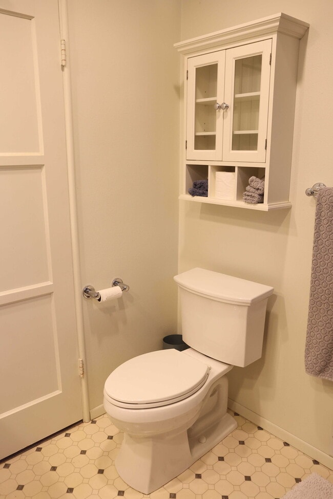 Building Photo - 185 S Myrtle Ave