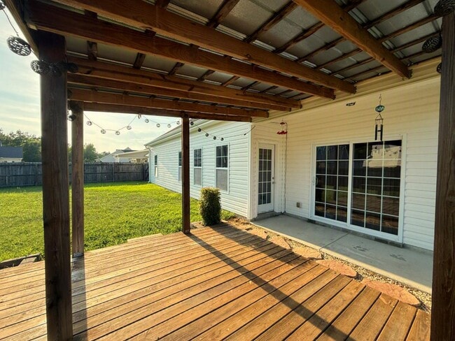 Building Photo - 513 New Hanover Trl