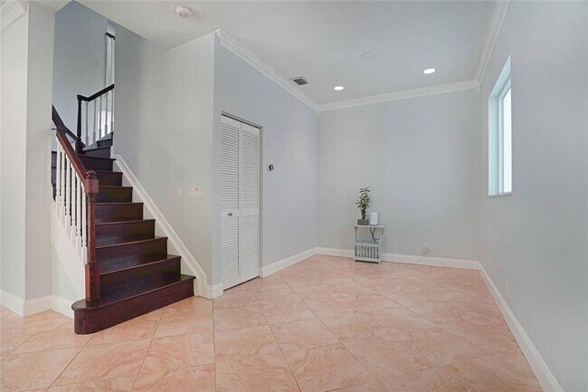 Building Photo - 1828 NW 48th Terrace