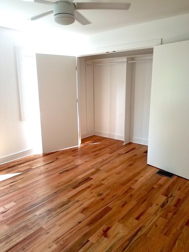 Building Photo - 517A Weakley Ave
