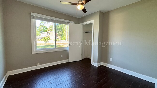 Building Photo - 366 Lullwater Dr