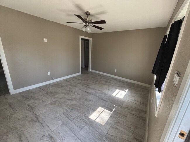 Building Photo - 1503 Teanaway Ln