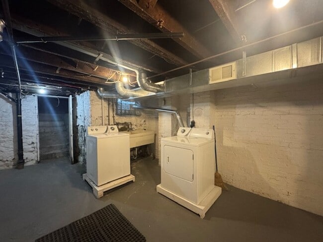 Building Photo - Available for Immediate move in; Lease wil...