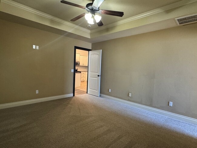 Building Photo - 7904 SW Powell Ct