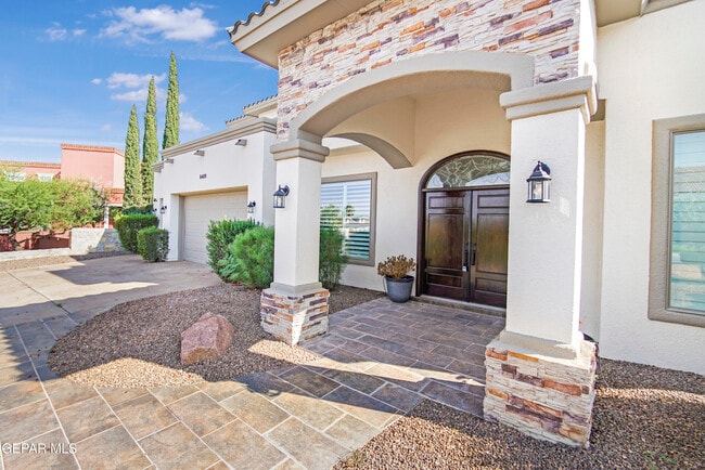 Building Photo - 6489 Calle Placido Dr