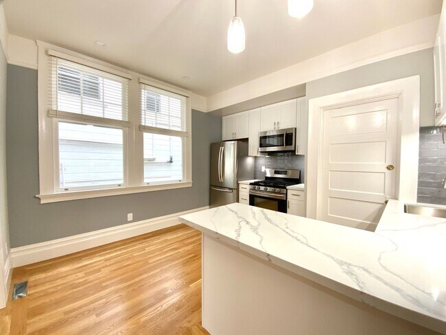 Building Photo - FULLY REMODELED 2BR/1BA. Dishwasher! Laund...