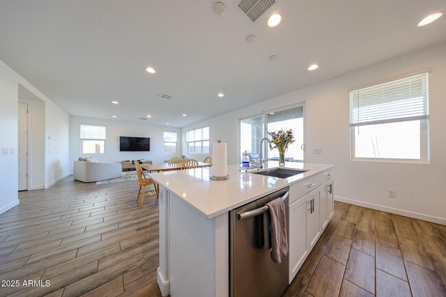 Building Photo - 8334 E Paloma Ave