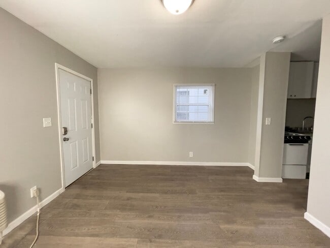 Building Photo - Near Local Shops and Restaurants