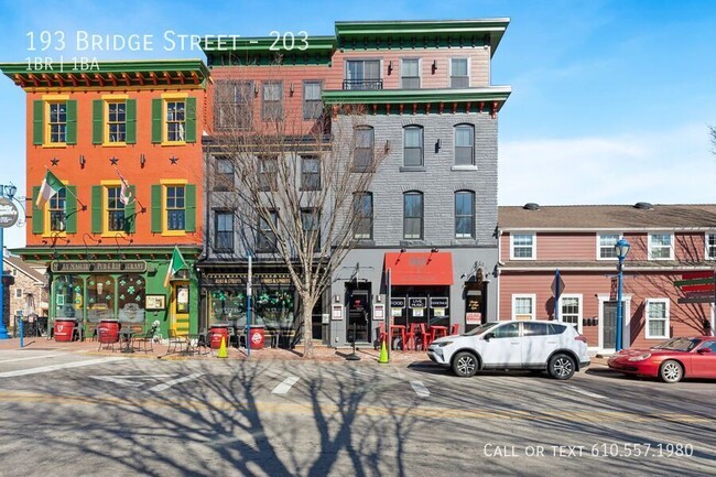 Building Photo - 193 Bridge St