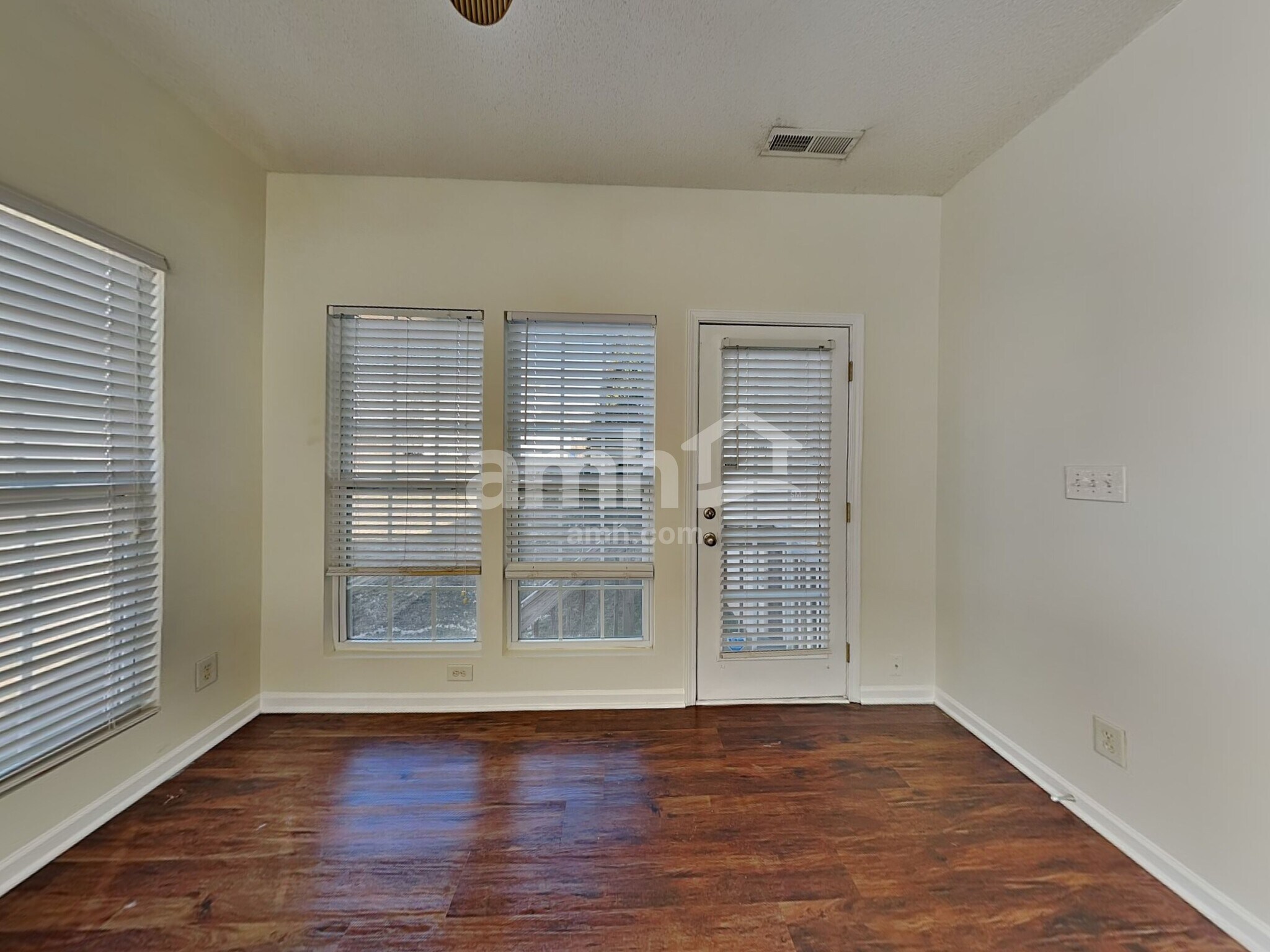 Building Photo - 539 Rockbridge Dr