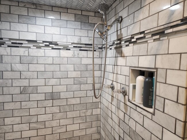 Building Photo - 1215 Trotwood Ave