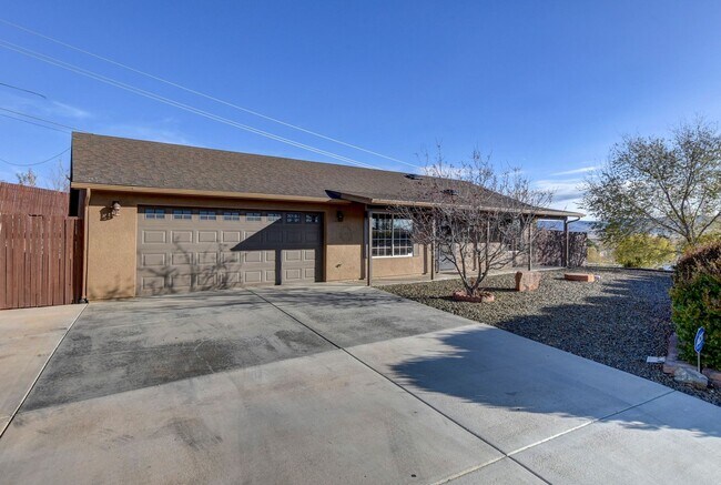 Building Photo - 8660 E Manley Dr