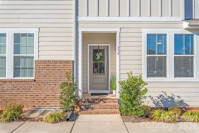 Building Photo - 554 Amalfi Dr