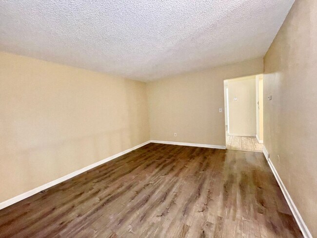 Building Photo - 5731 W 92nd Ave