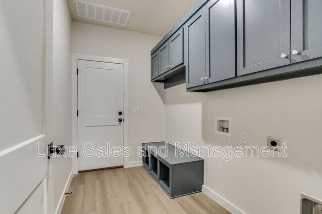 Building Photo - 8305 NW 163rd Ter