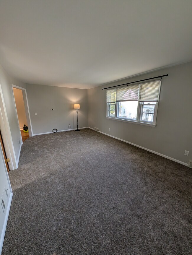 Building Photo - 402 McKinley Street