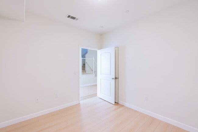 Building Photo - 111 E McLean St