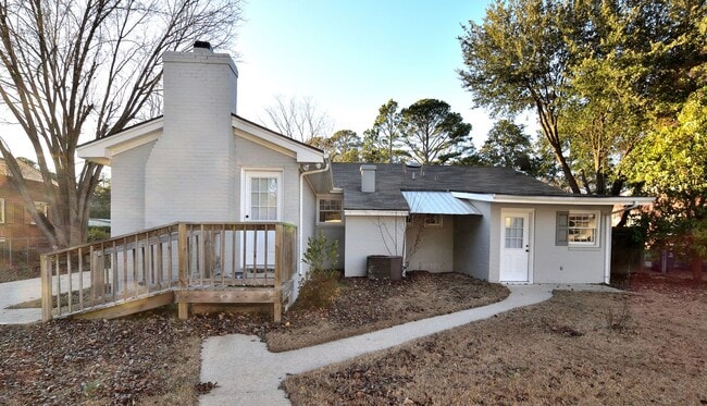 Building Photo - 205 S Mayo St