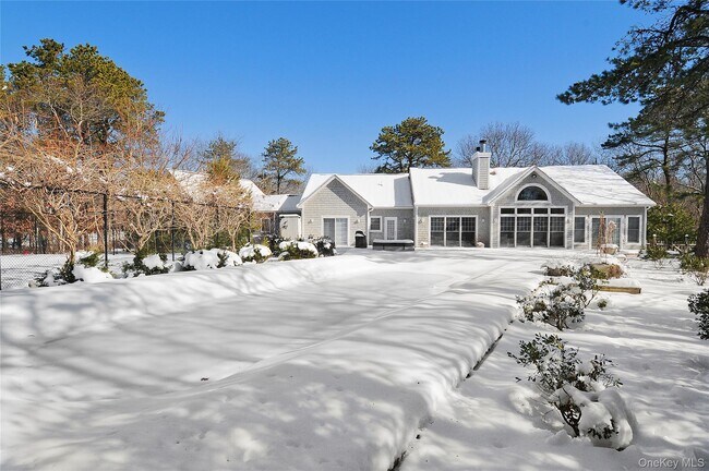 Building Photo - 492 E Hampton Sag Harbor Turnpike