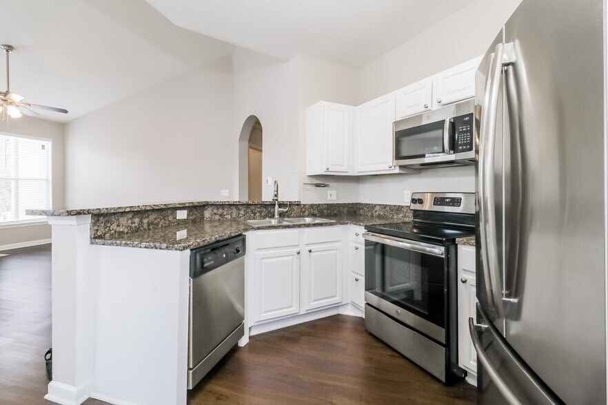 Building Photo - 17980 Villa Creek Dr