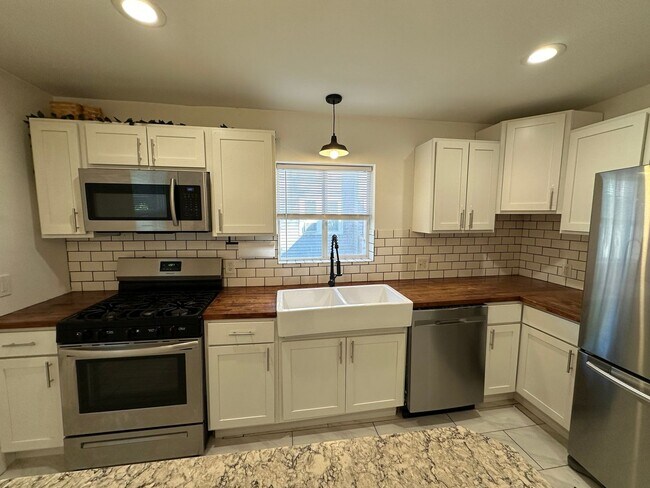 Building Photo - 443 Barth Ave SE