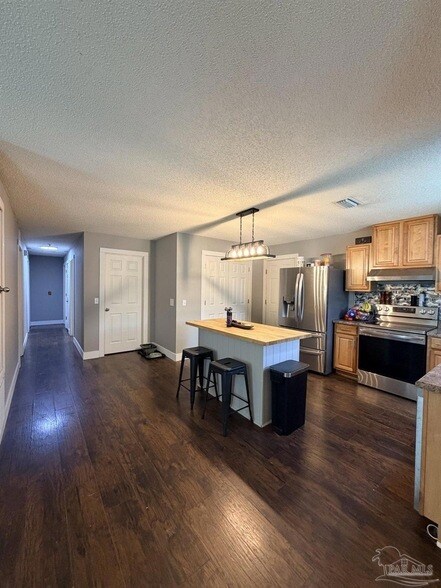 Building Photo - 5877 Tryton Cir