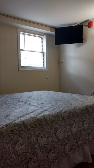 bedroom - 948 Matunuck Beach Rd