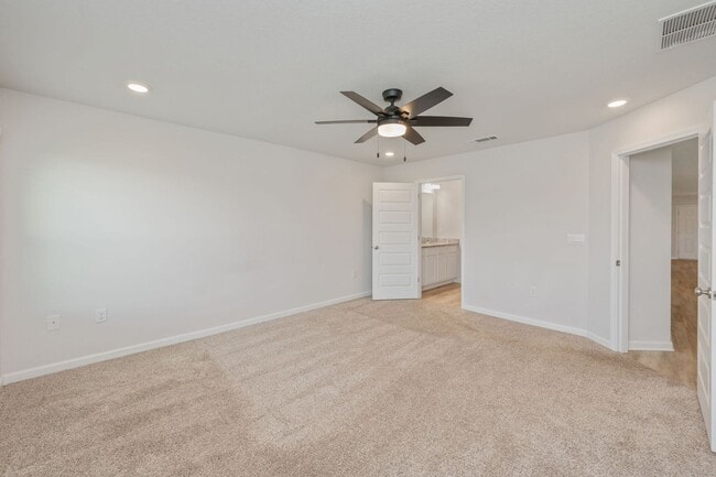 Building Photo - AVAILABLE NOW | BEAUTIFUL 5 BEDROOM, 3 BATH HOME IN MILTON WITH LARGE BACK YARD